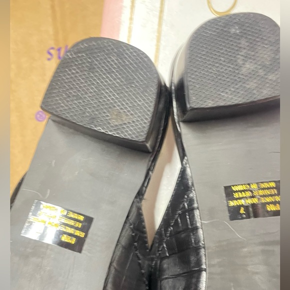 Gino Nicci slide on Black Embossed leather Great Condition 7 Square Toe - Picture 5 of 12